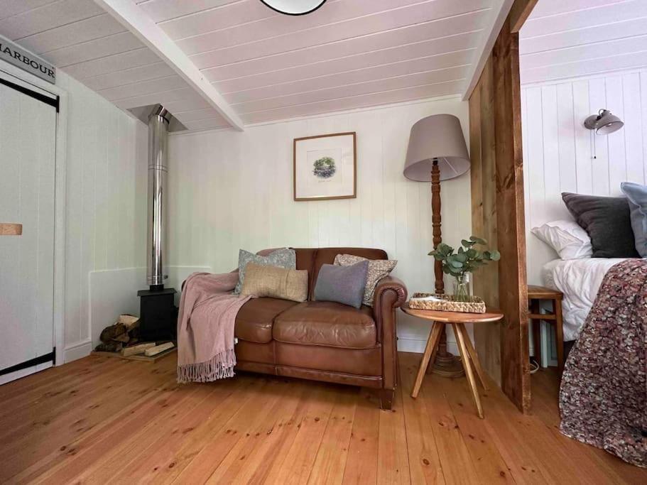 Cornwall Woodland Shepherd'S Hut Deirdres Hut ボドミン エクステリア 写真