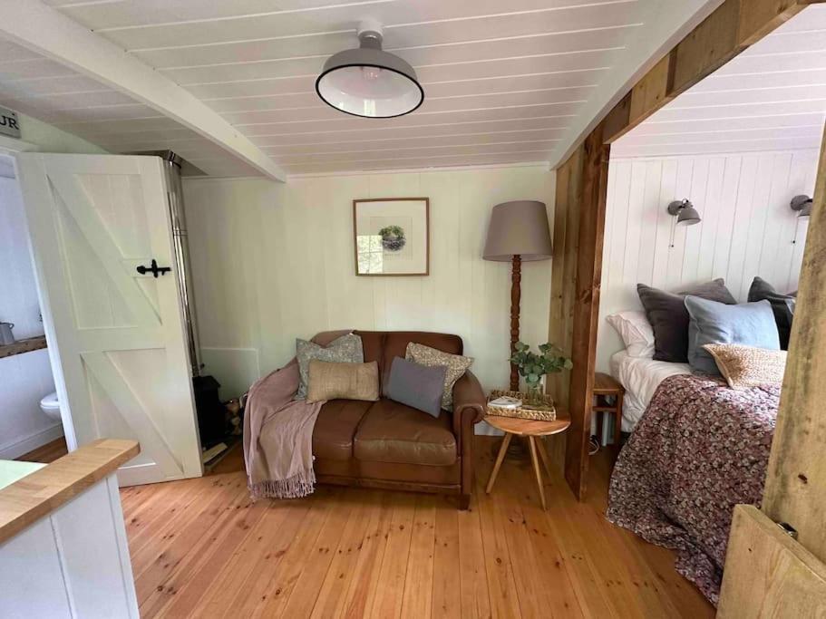 Cornwall Woodland Shepherd'S Hut Deirdres Hut ボドミン エクステリア 写真