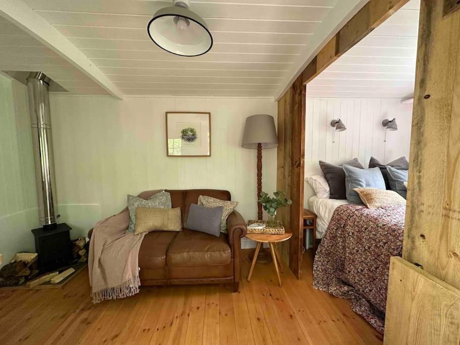 Cornwall Woodland Shepherd'S Hut Deirdres Hut ボドミン エクステリア 写真