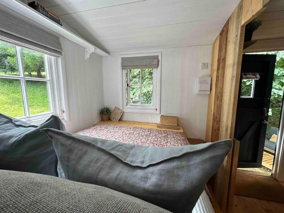 Cornwall Woodland Shepherd'S Hut Deirdres Hut ボドミン エクステリア 写真